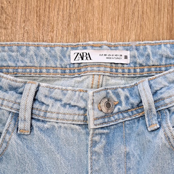 Zara High Waisted Straight Leg Distressed Light Wash Denim Jean Size 6 Misses - Picture 6 of 10